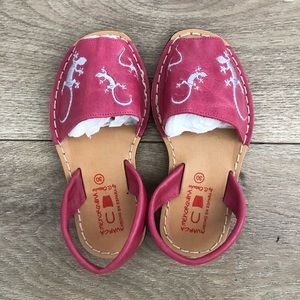 Kids fuschia Pons Avarcas shoes handmade in Spain